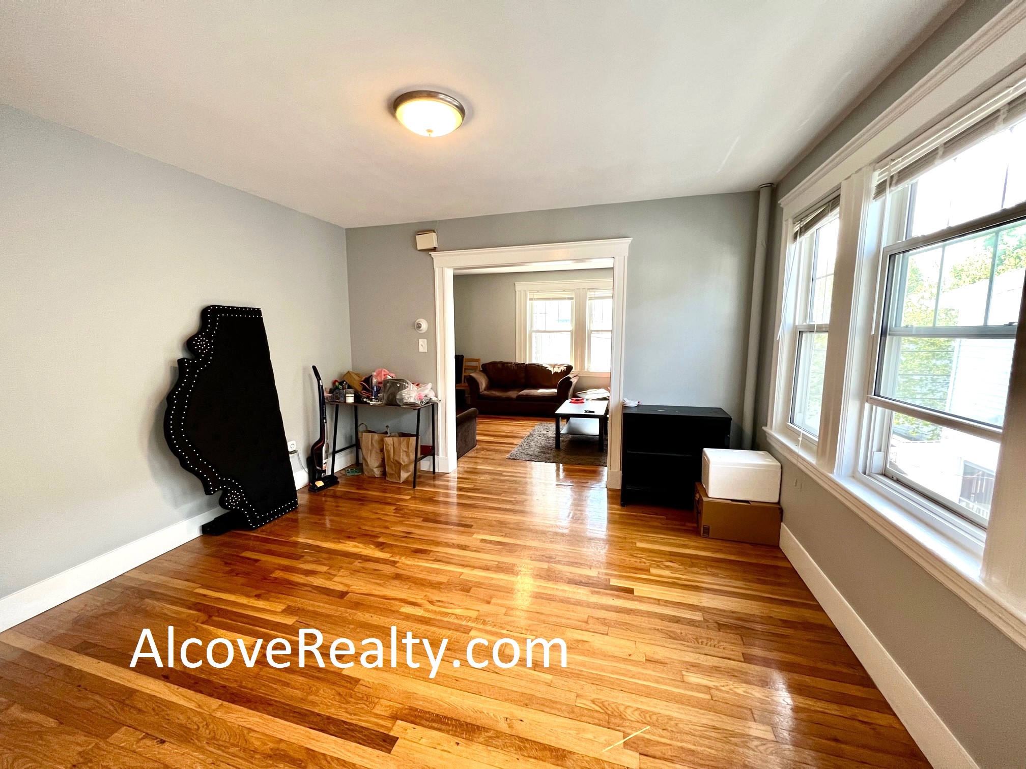 37 Sterling St, Teele Square