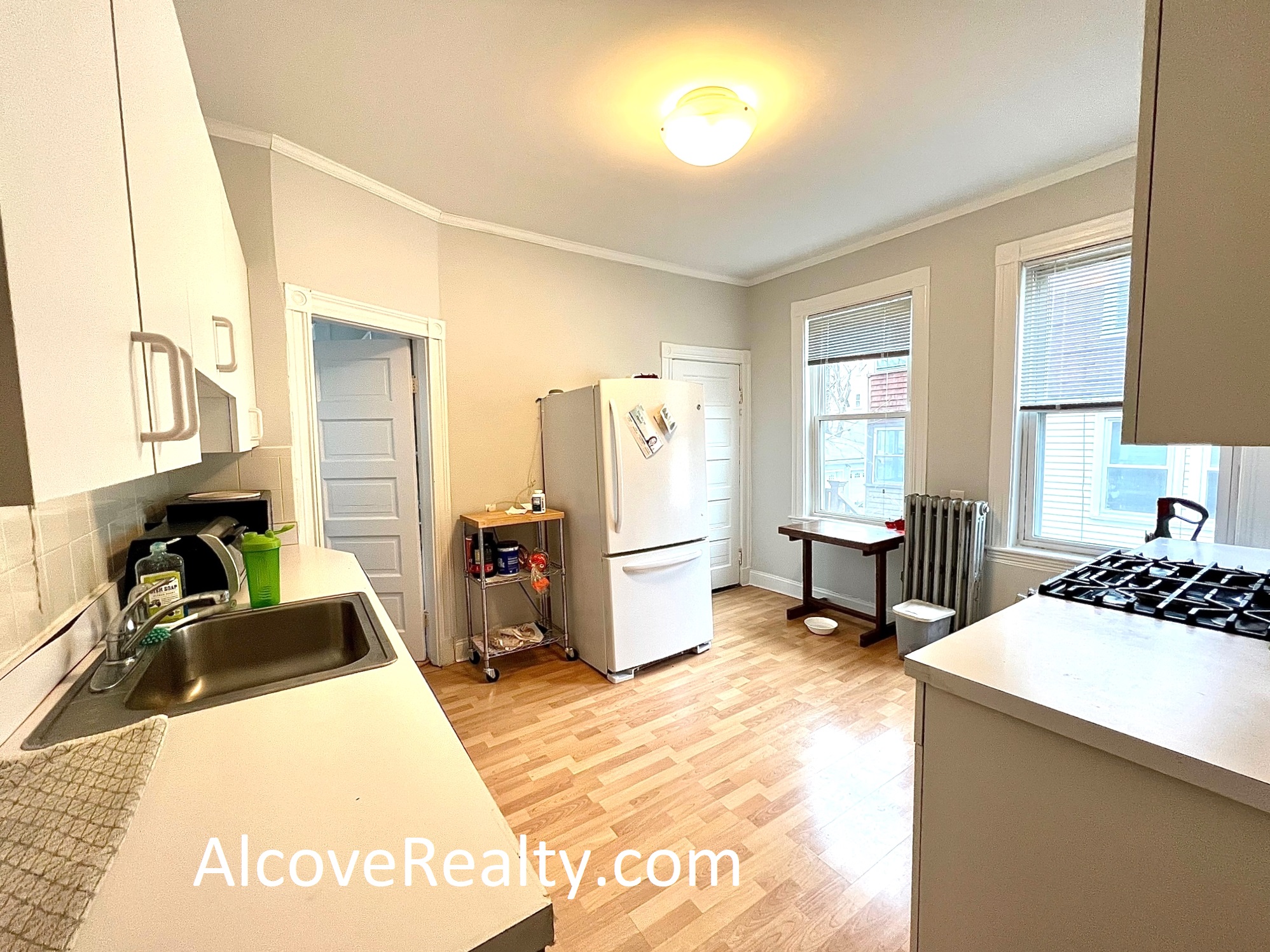 13 Farragut Ave, Teele Square