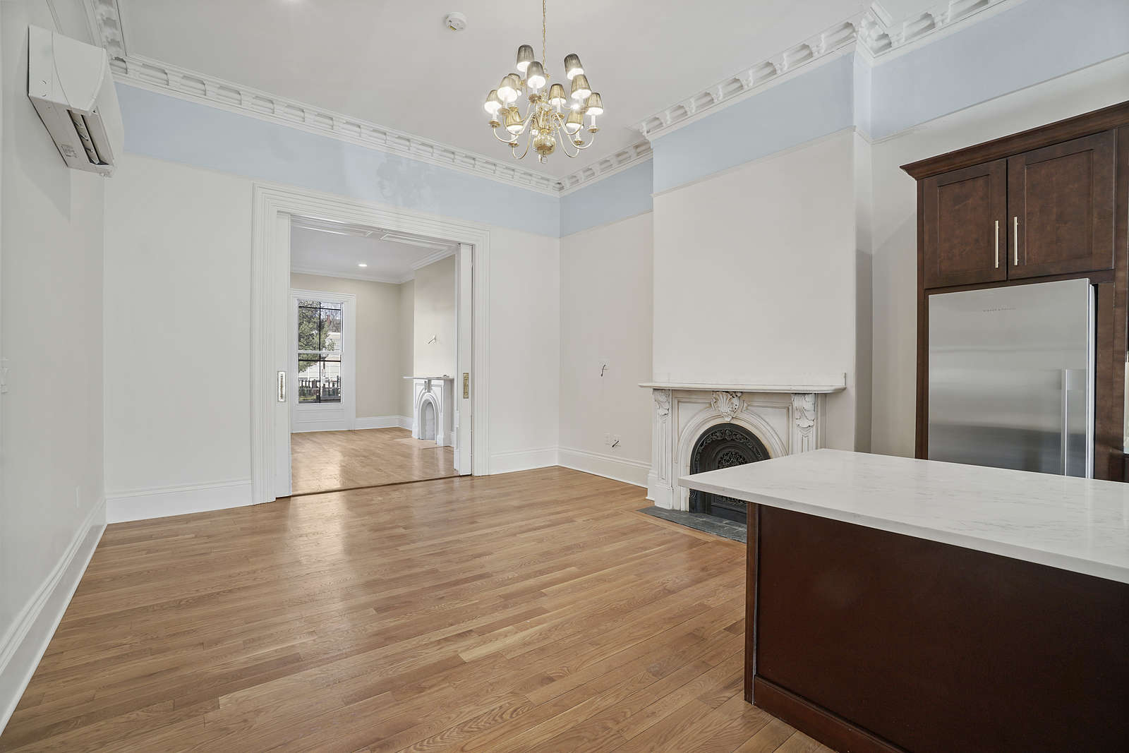 554 Massachusetts Ave, South End