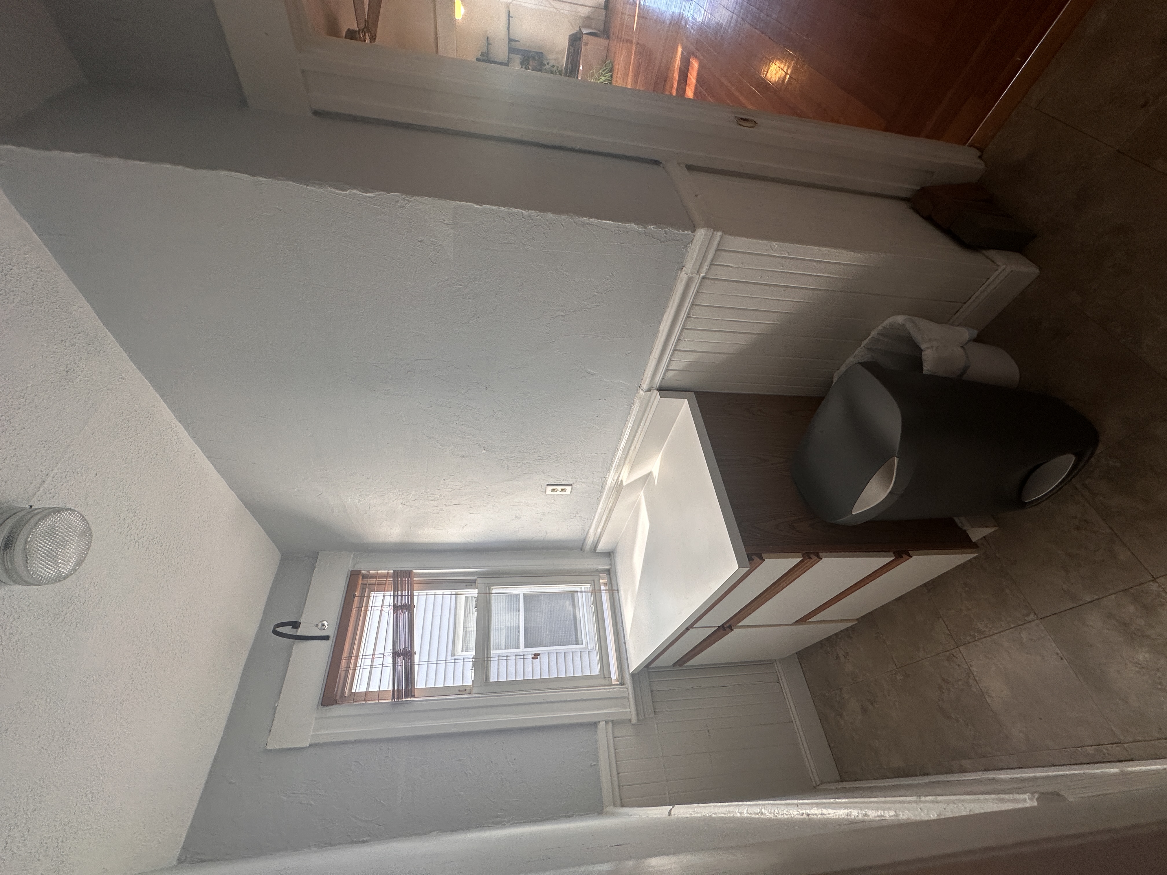 39 Magnus Ave, Ward Two