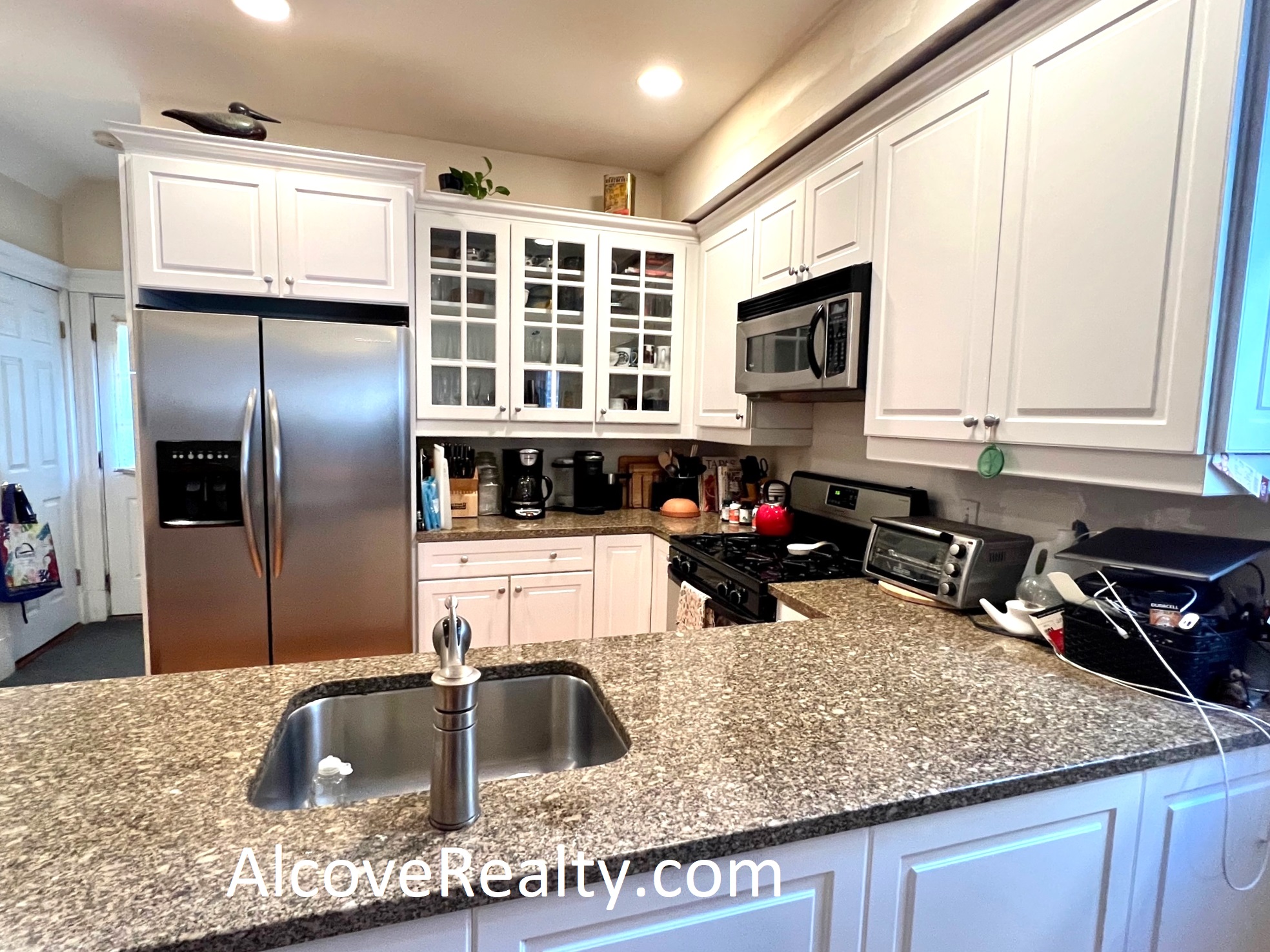 34 Aberdeen Rd, Davis Square