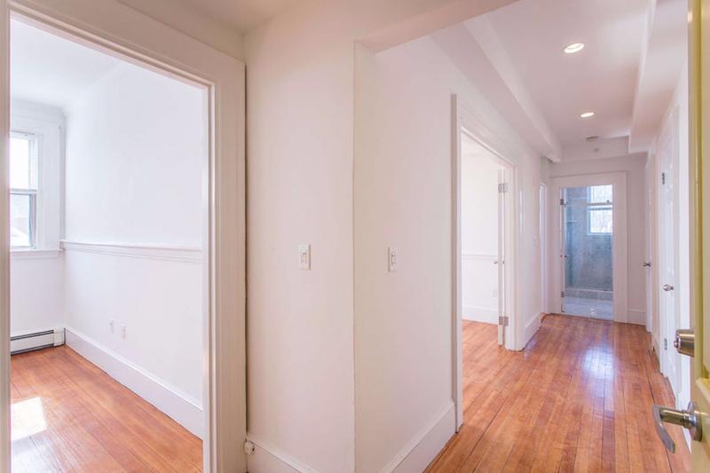 105 Queensberry St, Fenway