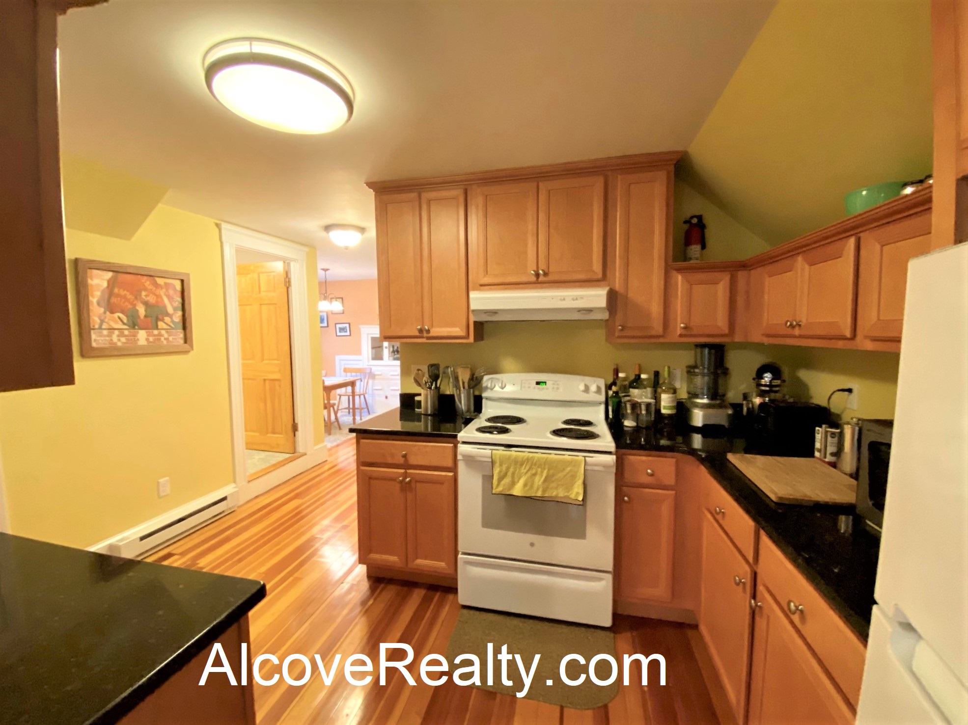 72 Powder House Boulevard, Tufts