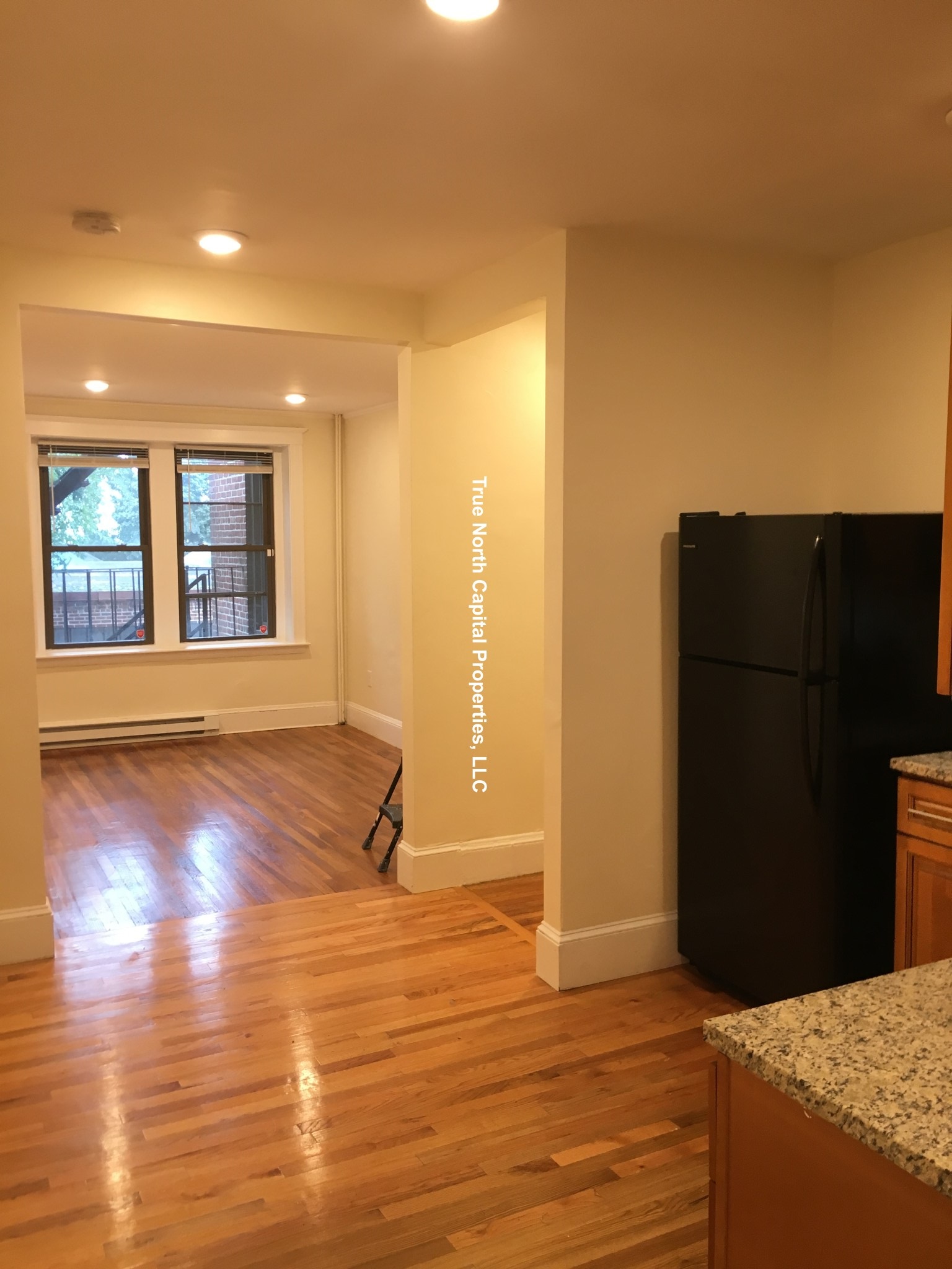 383 Broadway, Ten Hills