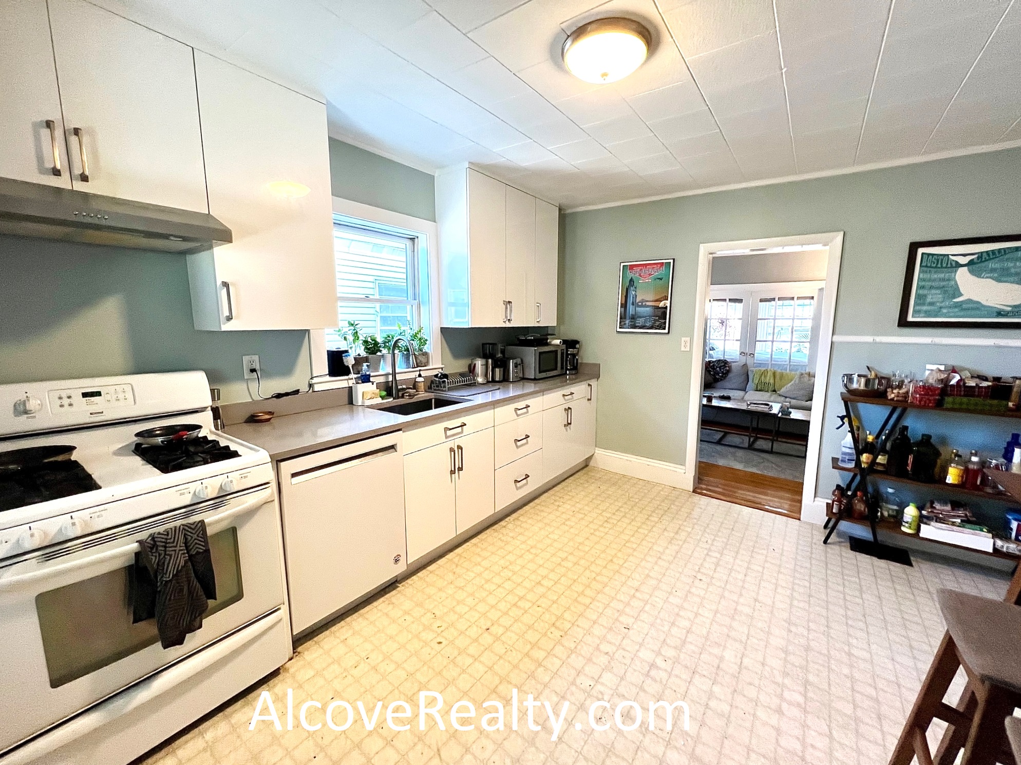 65 Willow Ave, Davis Square