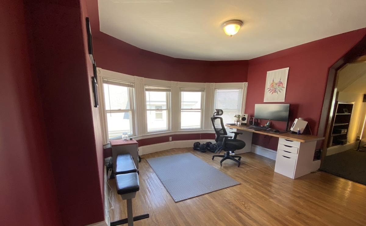 547 Broadway, Ball Square