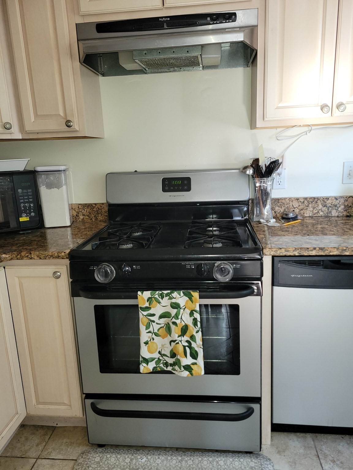 35 Highland Ave, Newtonville