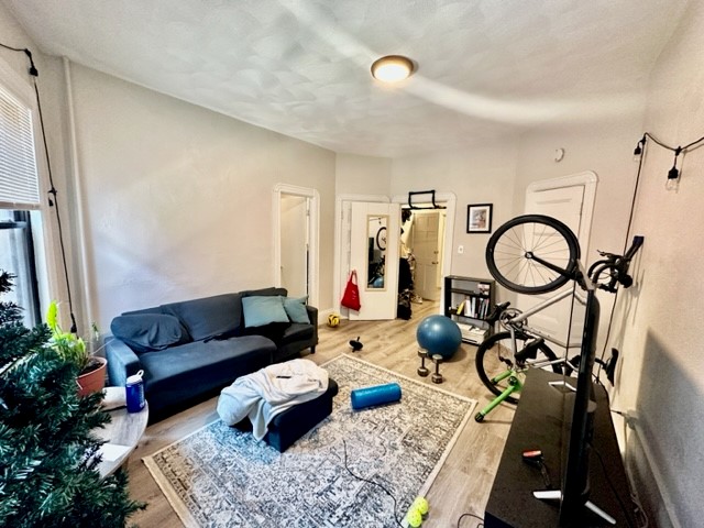 2612 Charter, North End