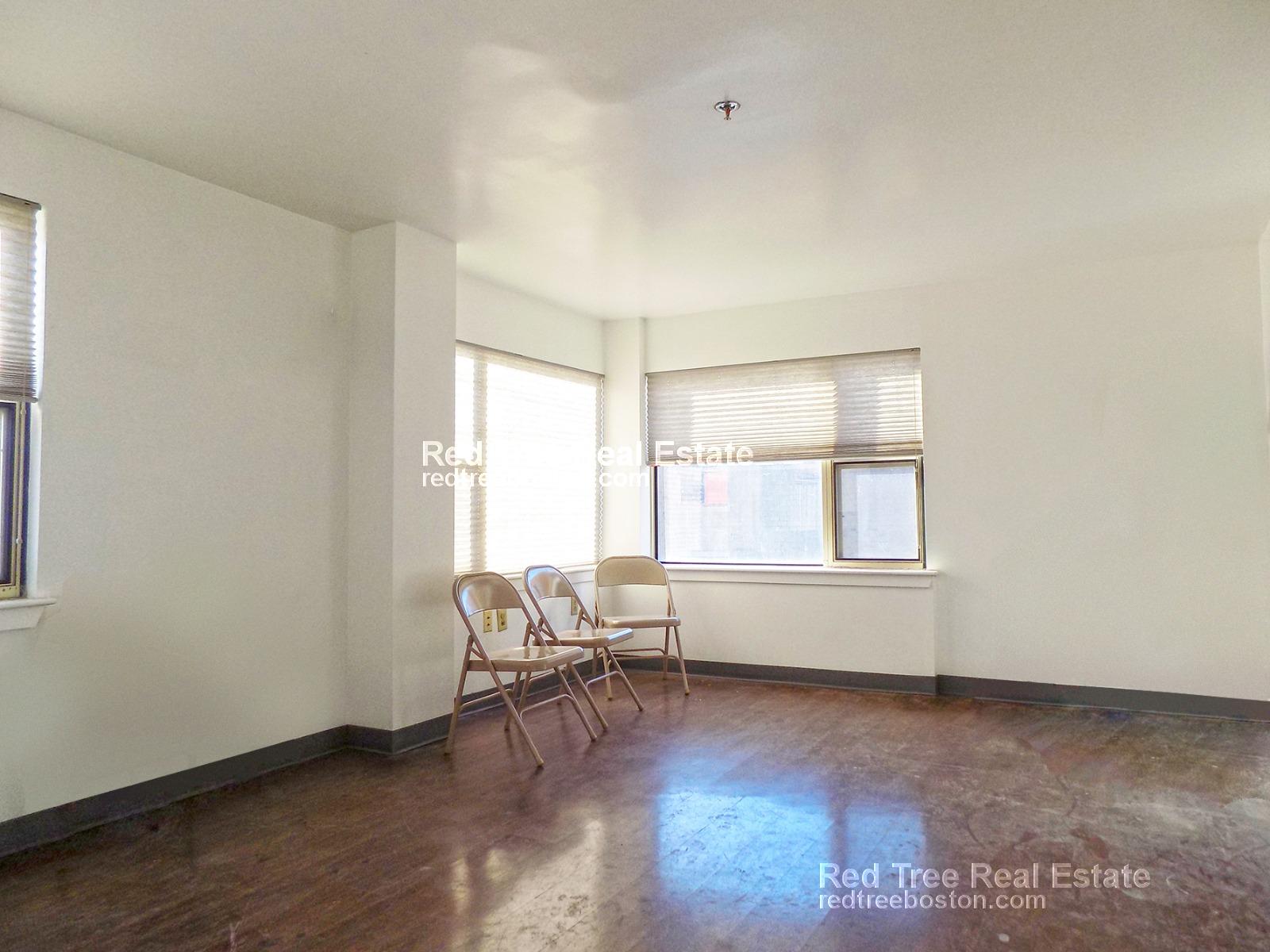 1 Pine St, Chinatown