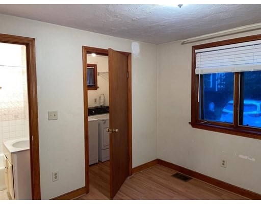 3 7 Greenwood Sq, Hyde Park