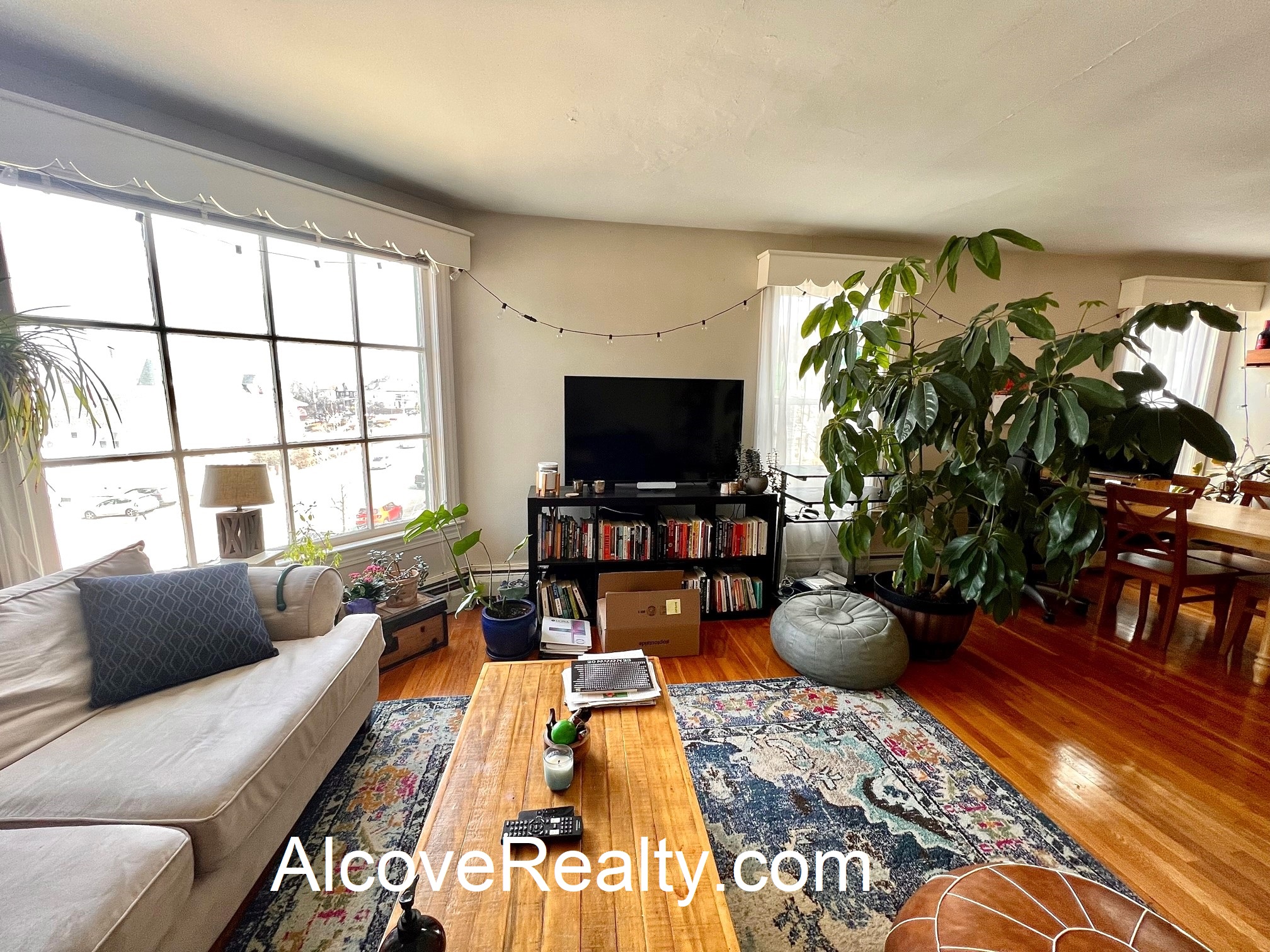 882 Broadway, Davis Square