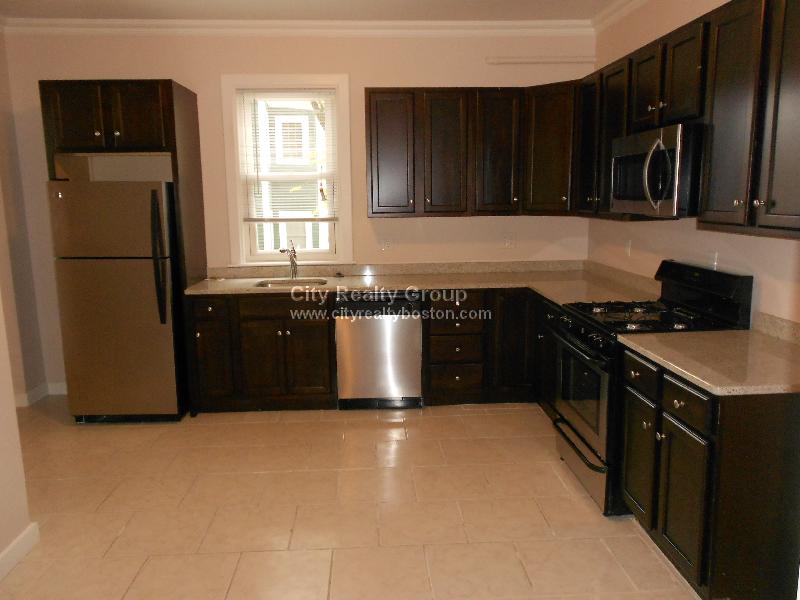 66 Mozart St, Jamaica Plain