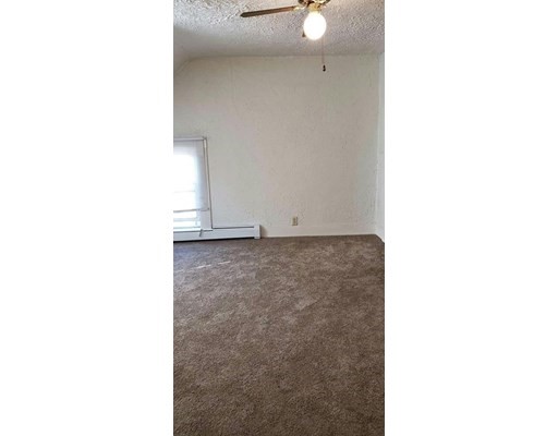 15 Carlton St, Ball Square