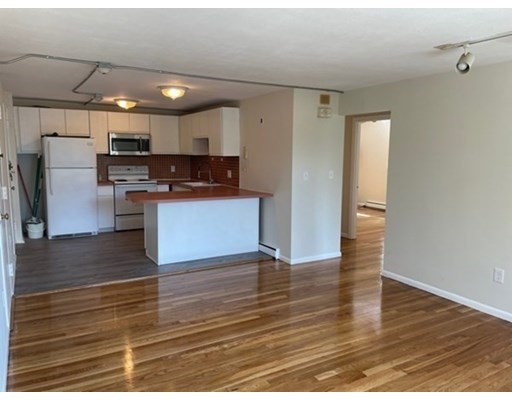 70 Jamaicaway, Mission Hill