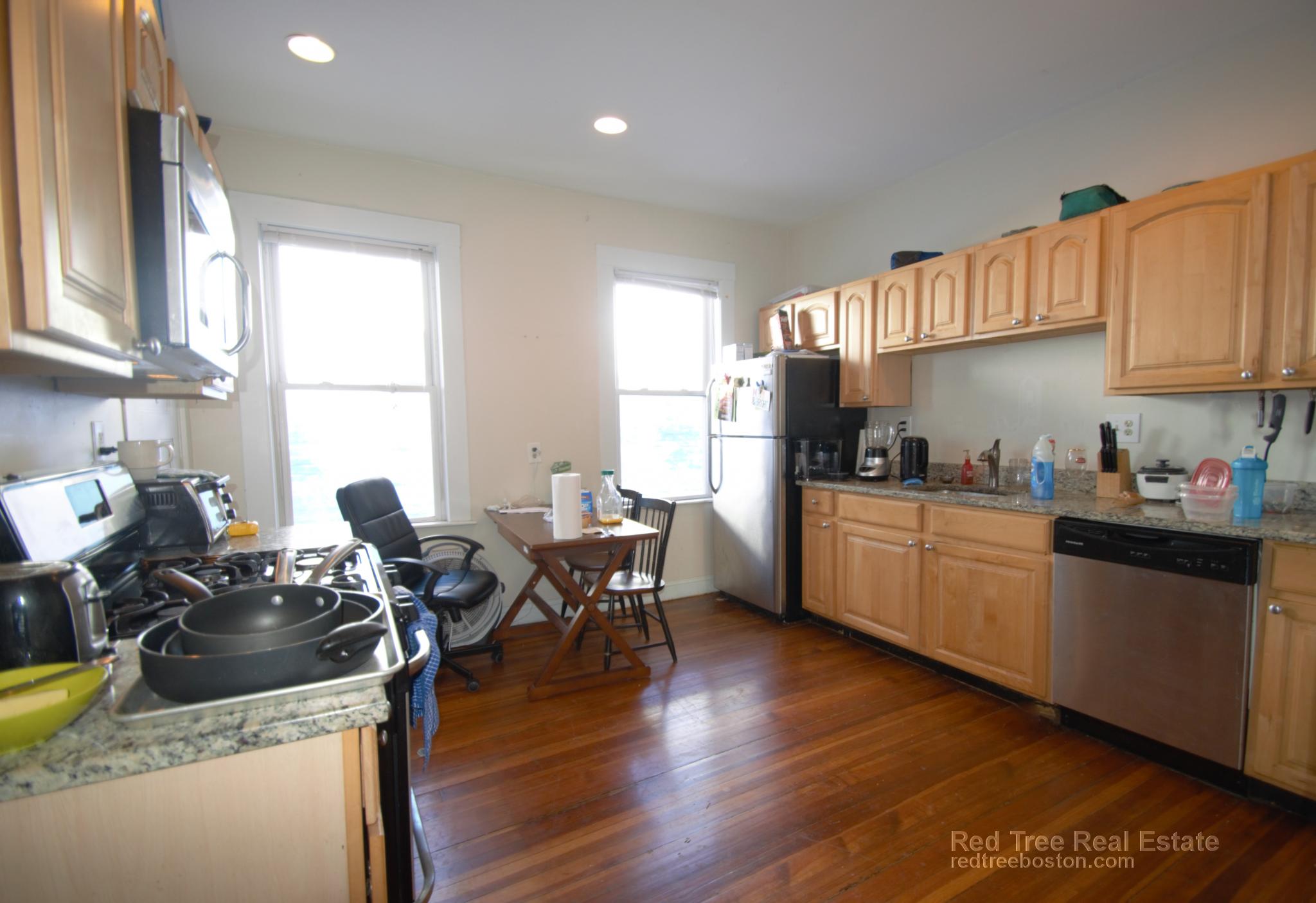 25 Forest Hills St, Jamaica Plain