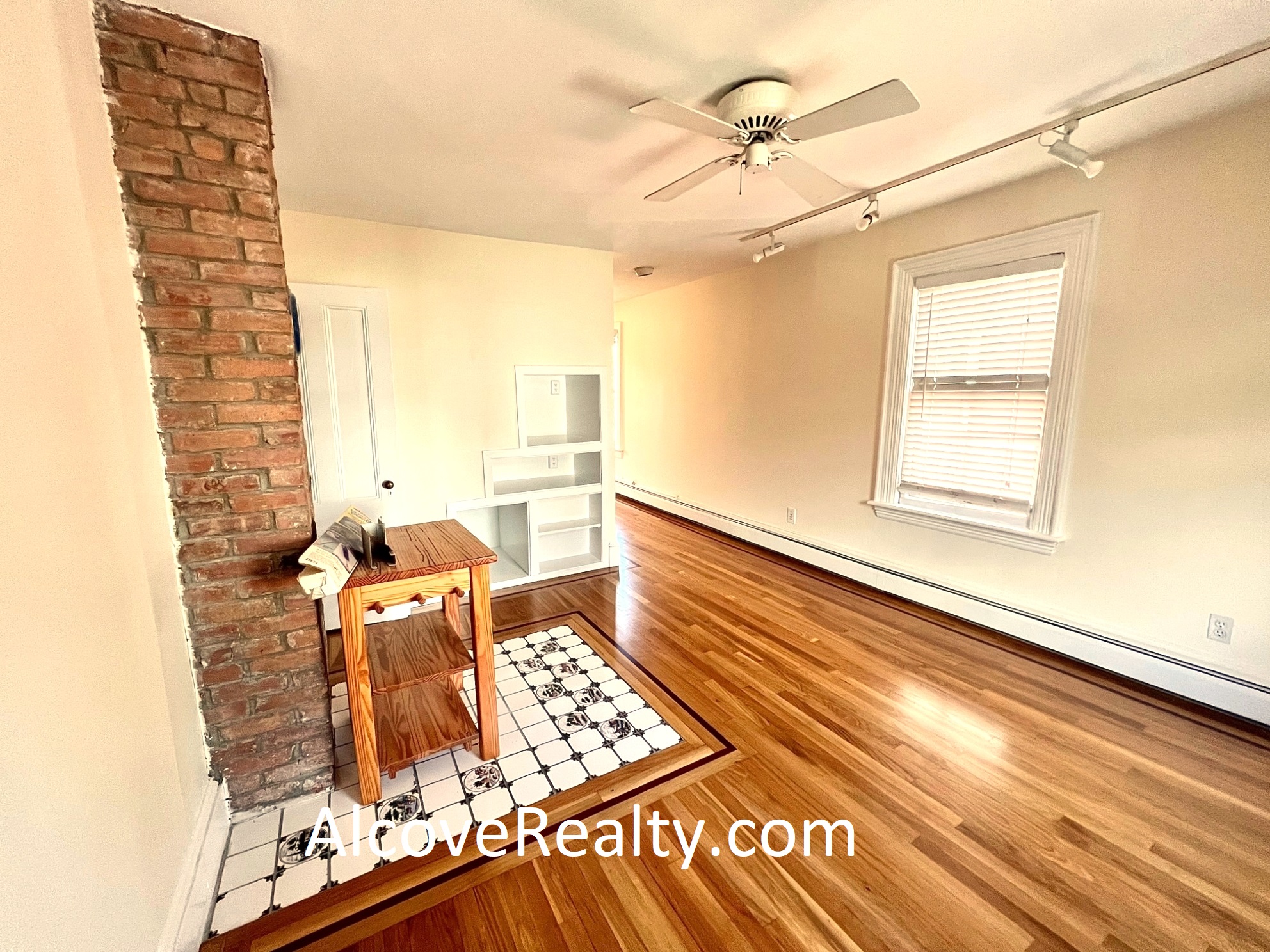 2 Walker Ct, Harvard Square