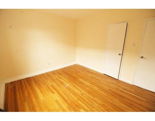 69 Strathmore Rd, Brighton