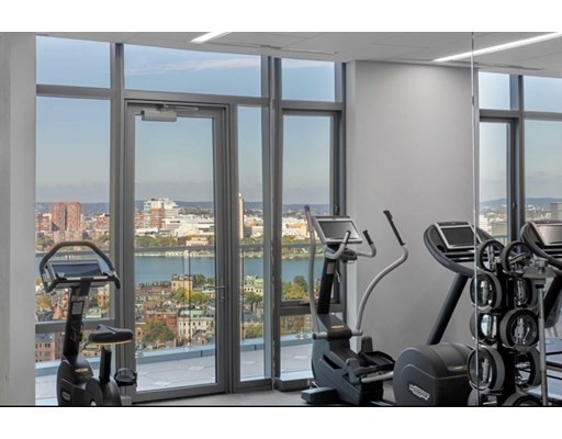 30 Dalton St, Back Bay