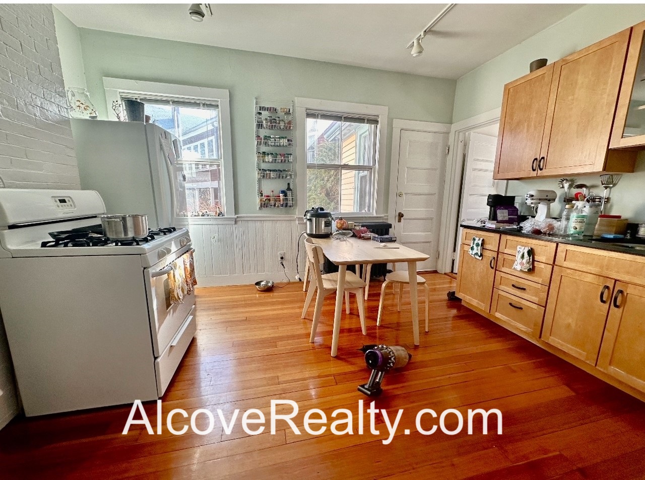 77 College Ave, Powder House Square