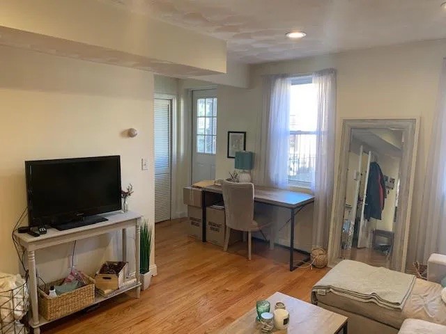 93 Endicott St, North End