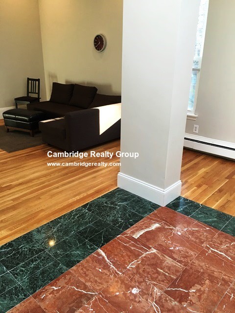 1000 Memorial Dr, Harvard Square