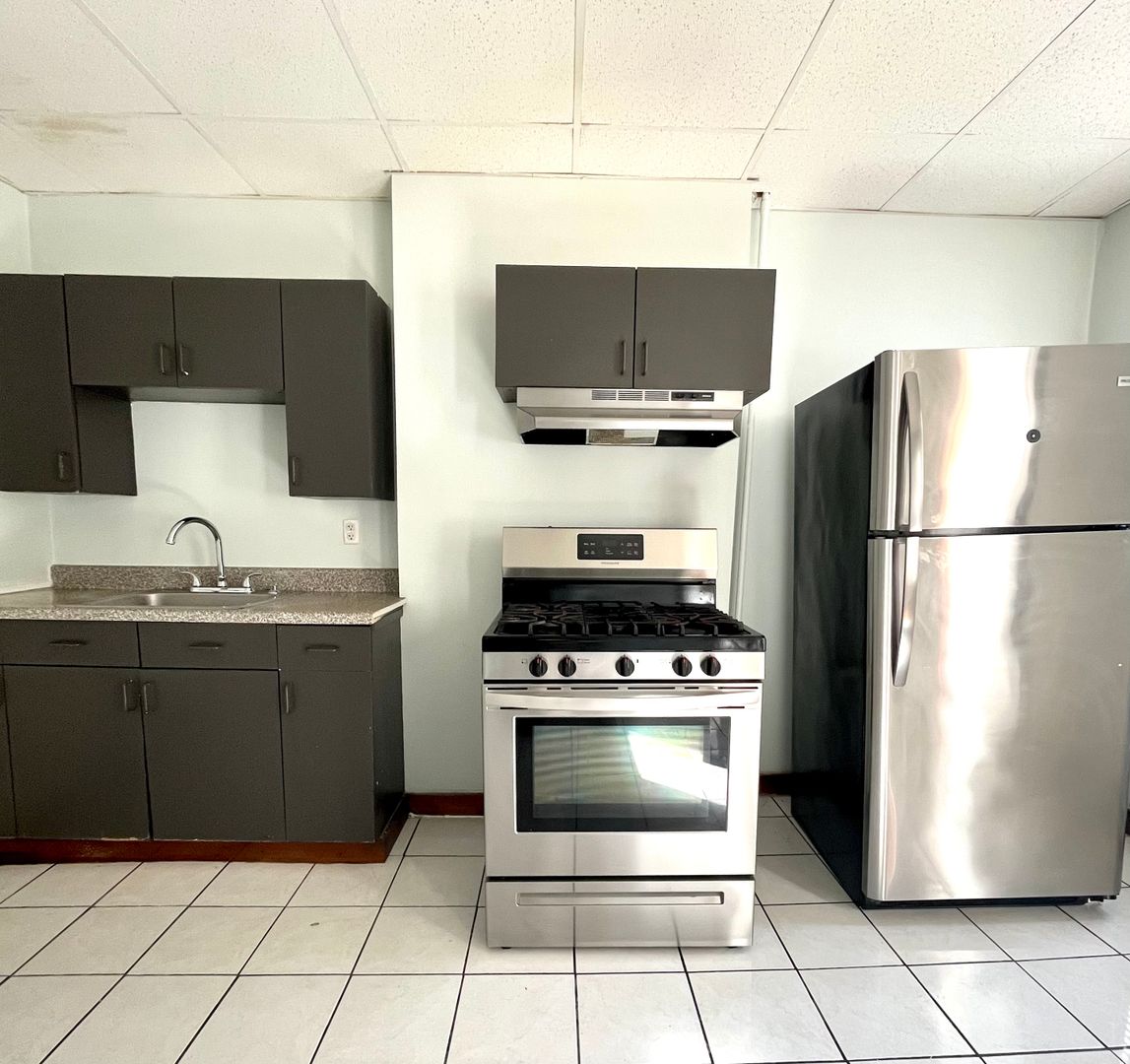 62 Chelsea St, East Boston