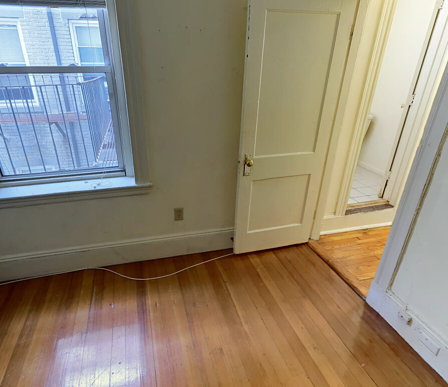 54 Queensberry St, Fenway