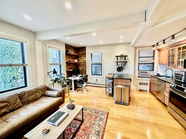 57 Charter St, North End