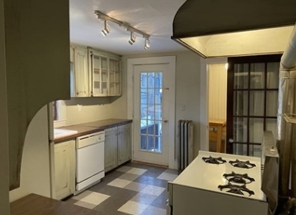 50 Braeland Ave, Newton