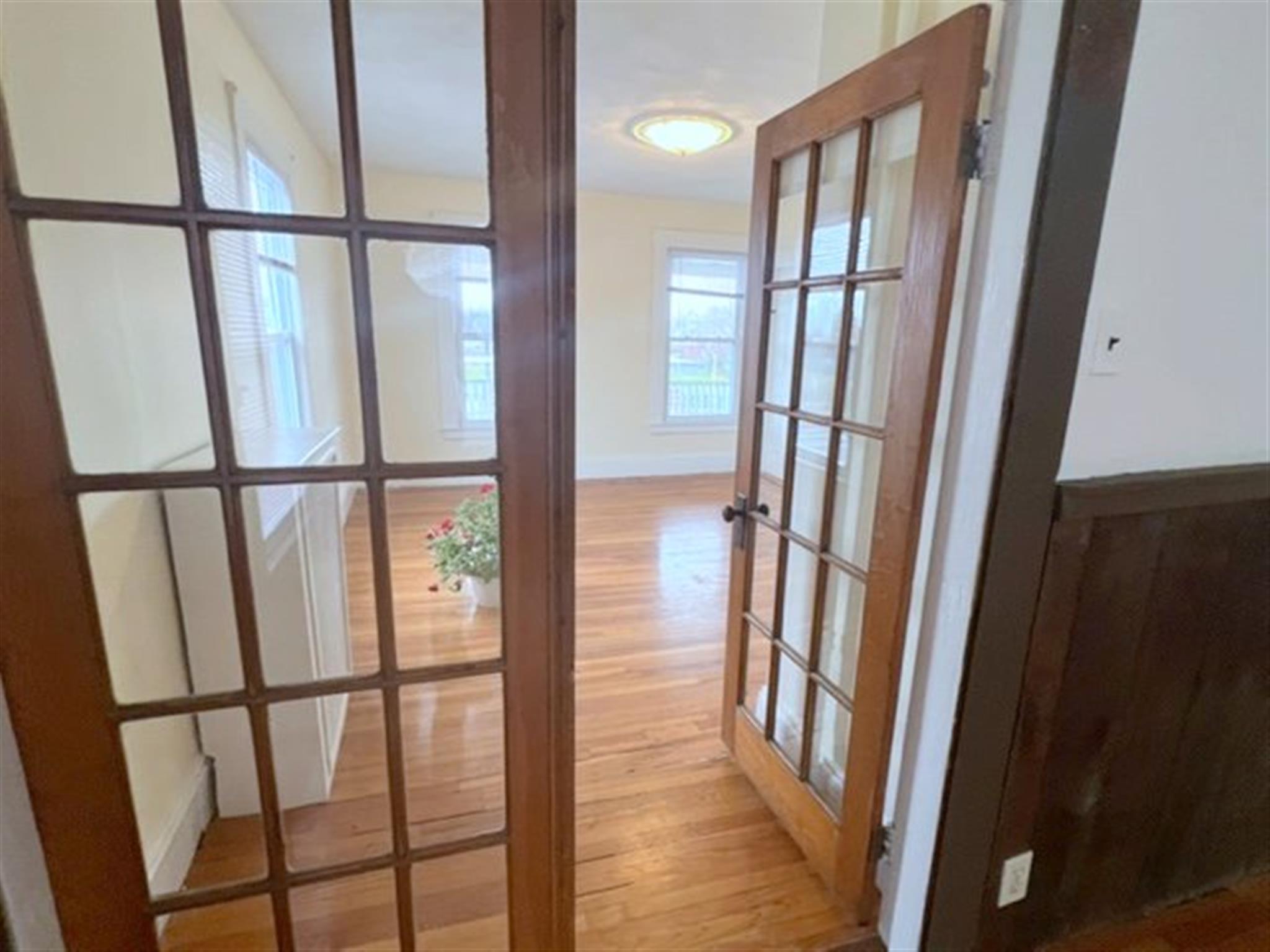 543 Broadway, Magoun Square