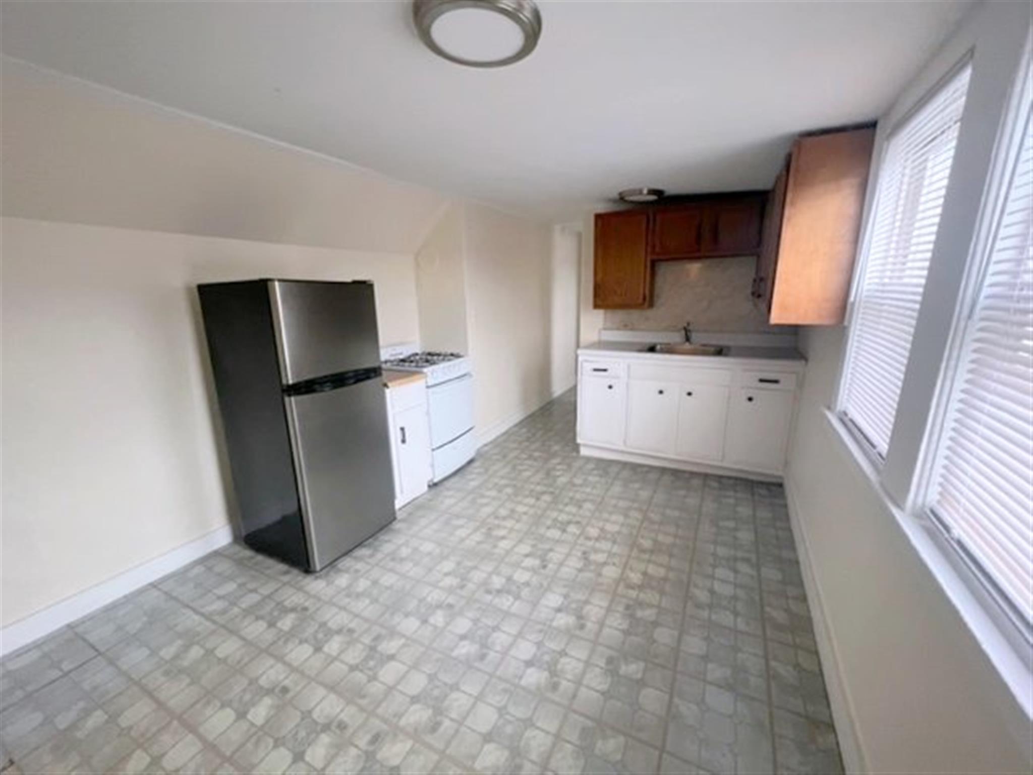 543 Broadway, Magoun Square