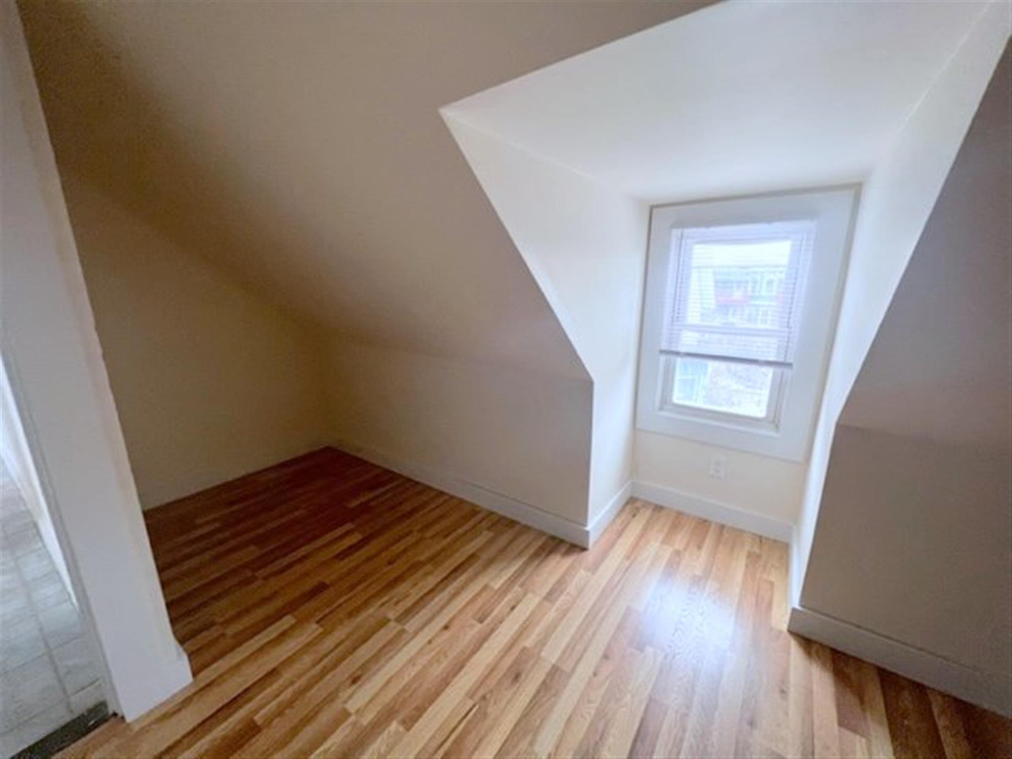 543 Broadway, Magoun Square