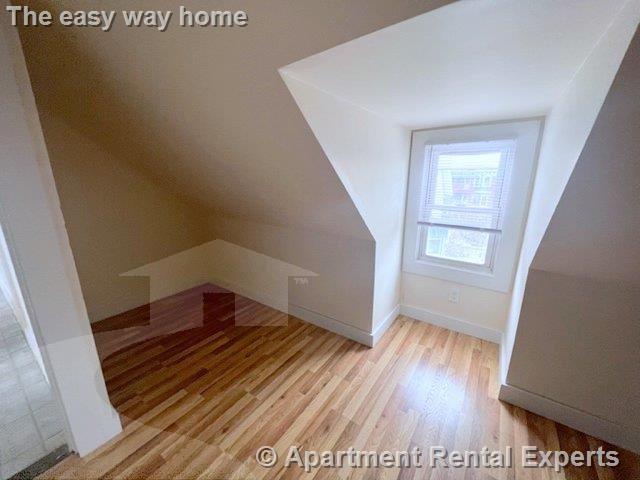 543 Broadway, Magoun Square