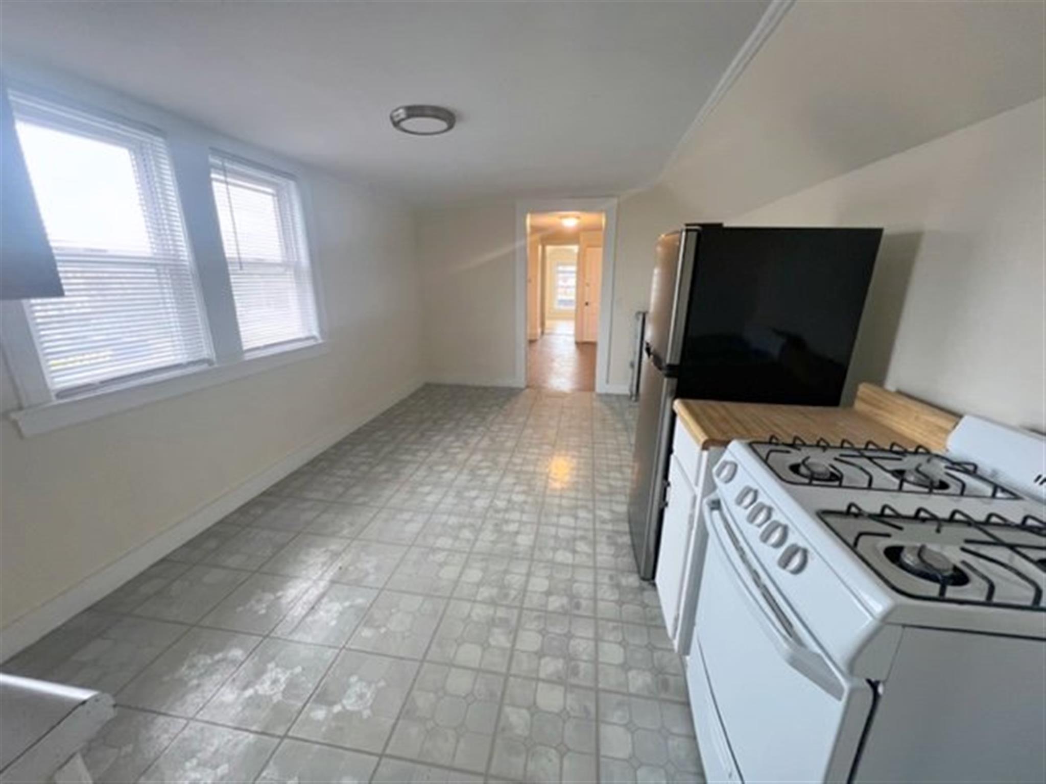 543 Broadway, Magoun Square