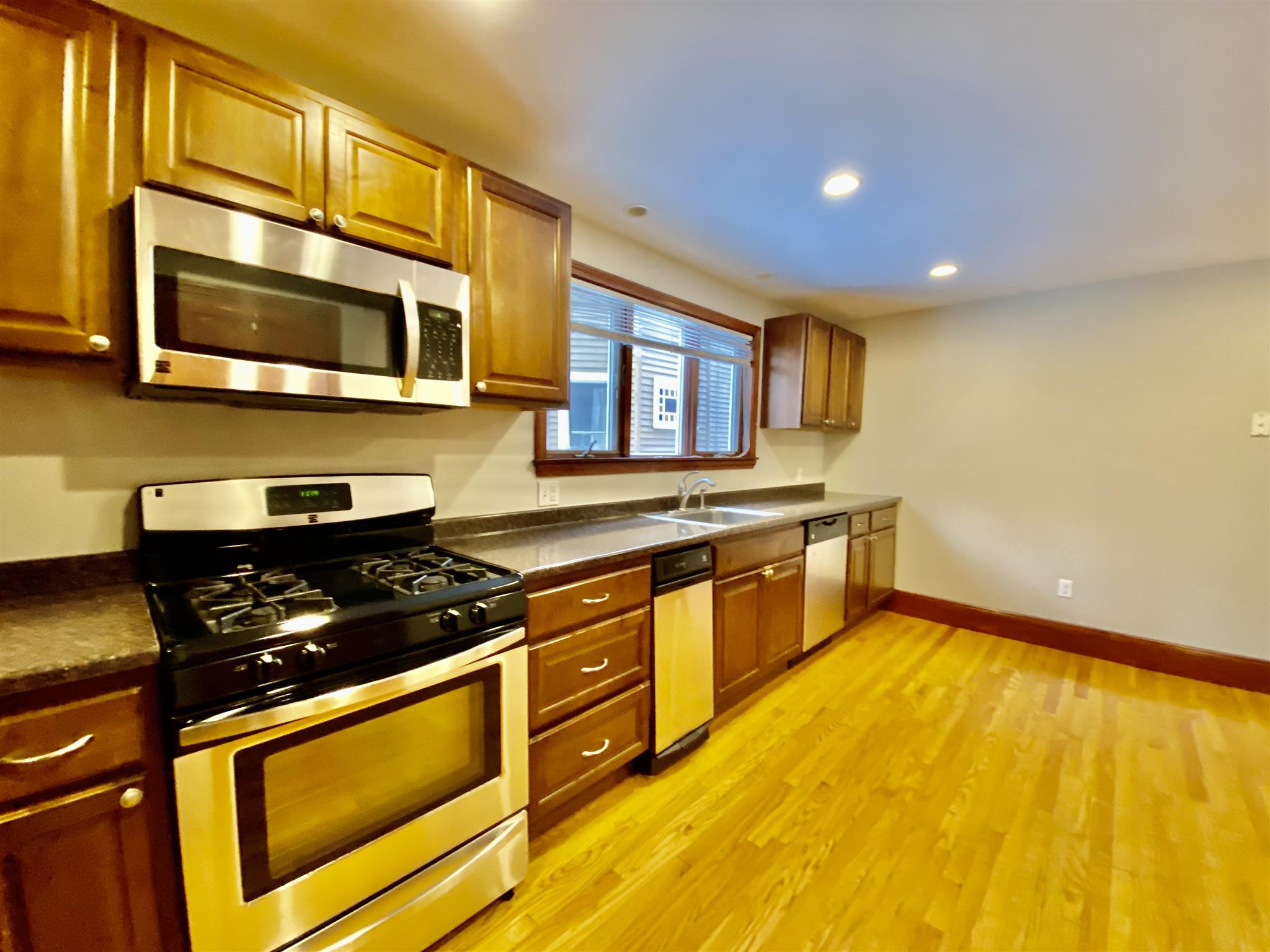 36 Speridakis Ter, Central Square