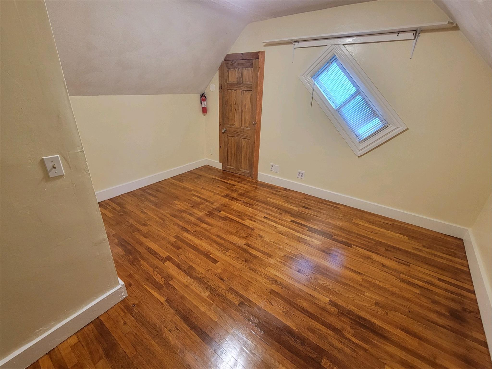 89 Cedar St, Davis Square