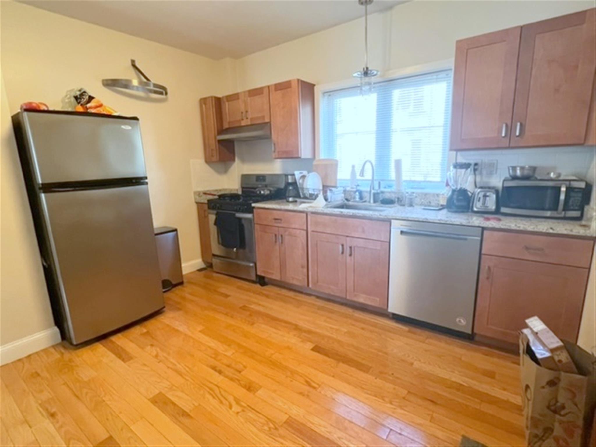 17 Cutter Ave, Davis Square