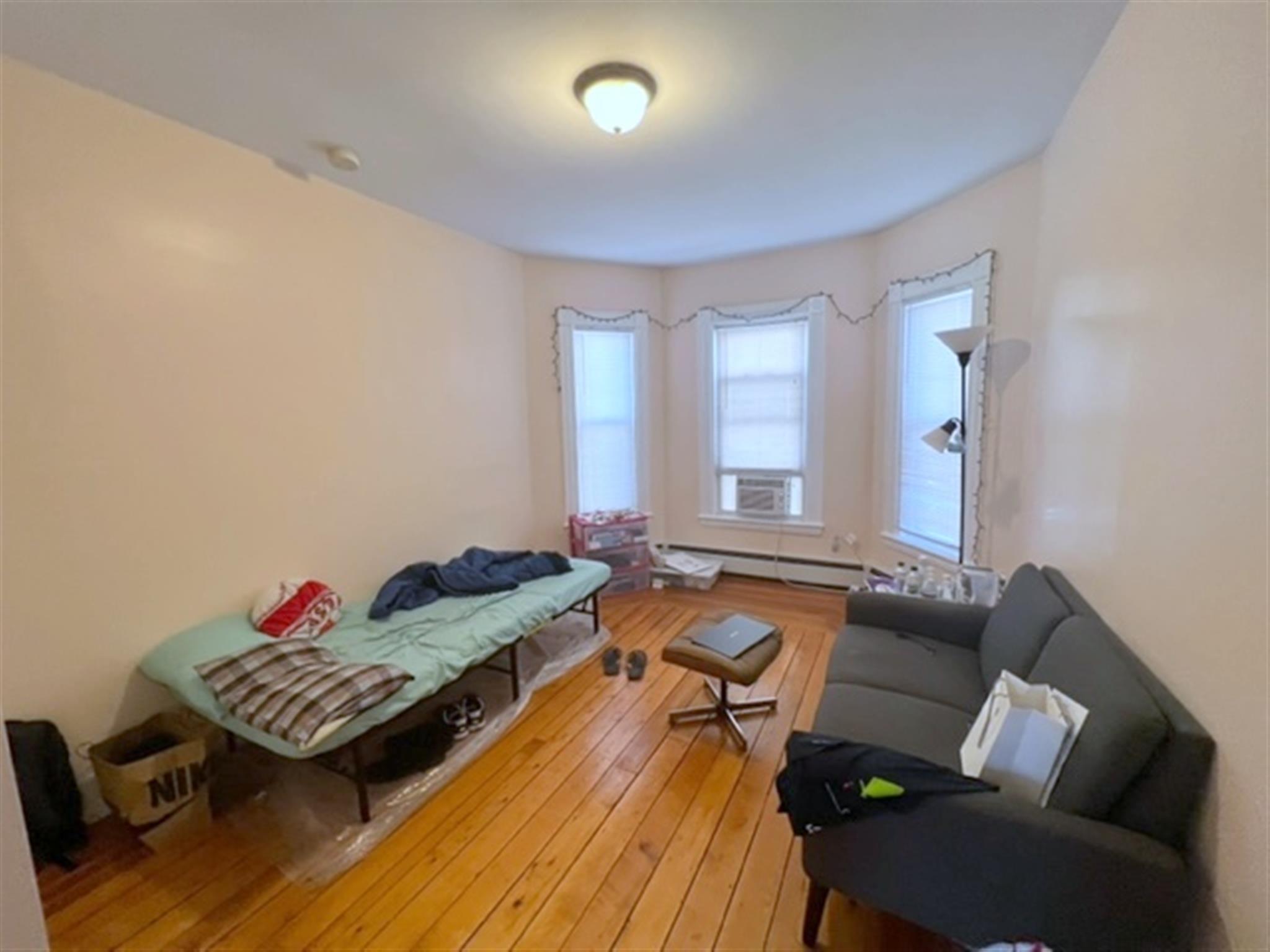 17 Cutter Ave, Davis Square