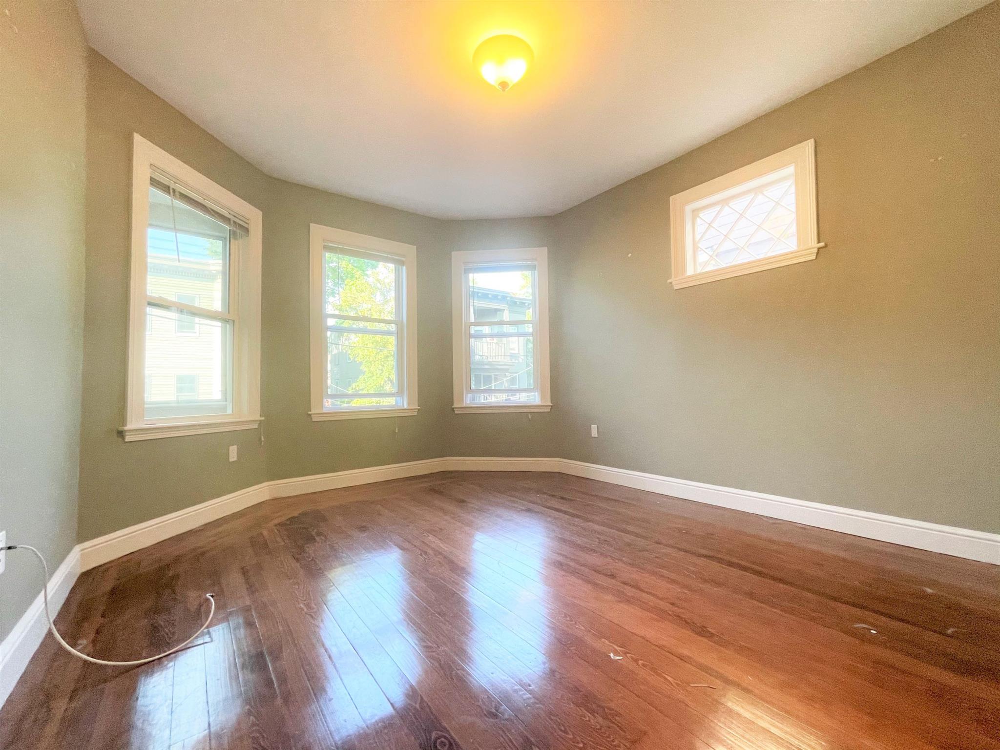 20 Marie Ave, Inman Square