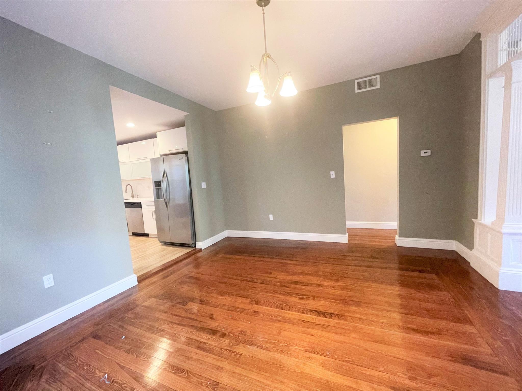 20 Marie Ave, Inman Square