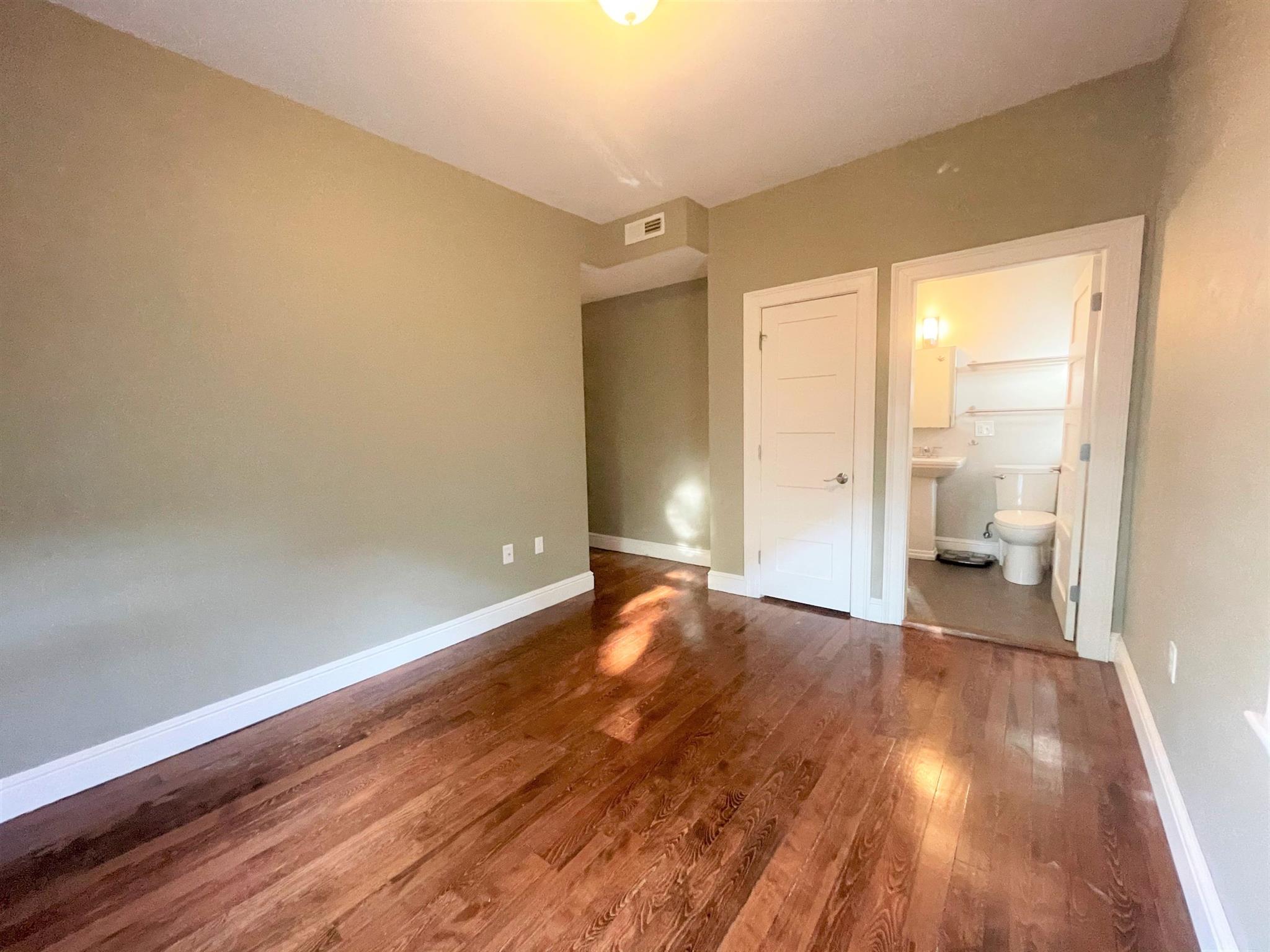 20 Marie Ave, Inman Square