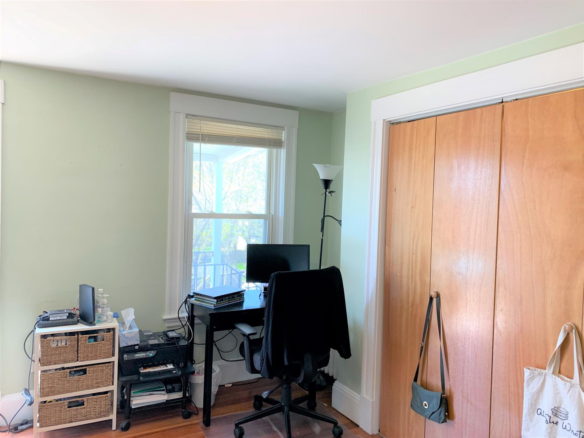 411 Main St, Medford