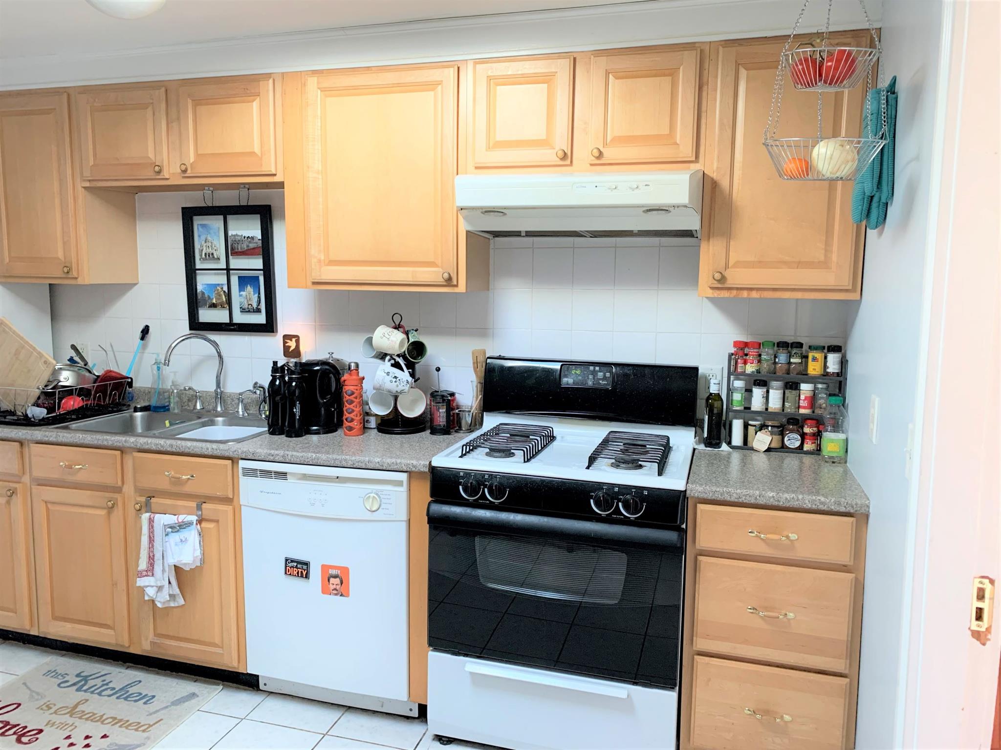 411 Main St, Medford