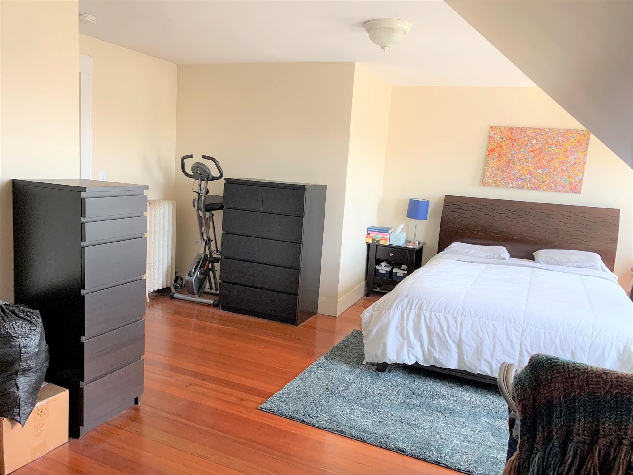 411 Main St, Medford