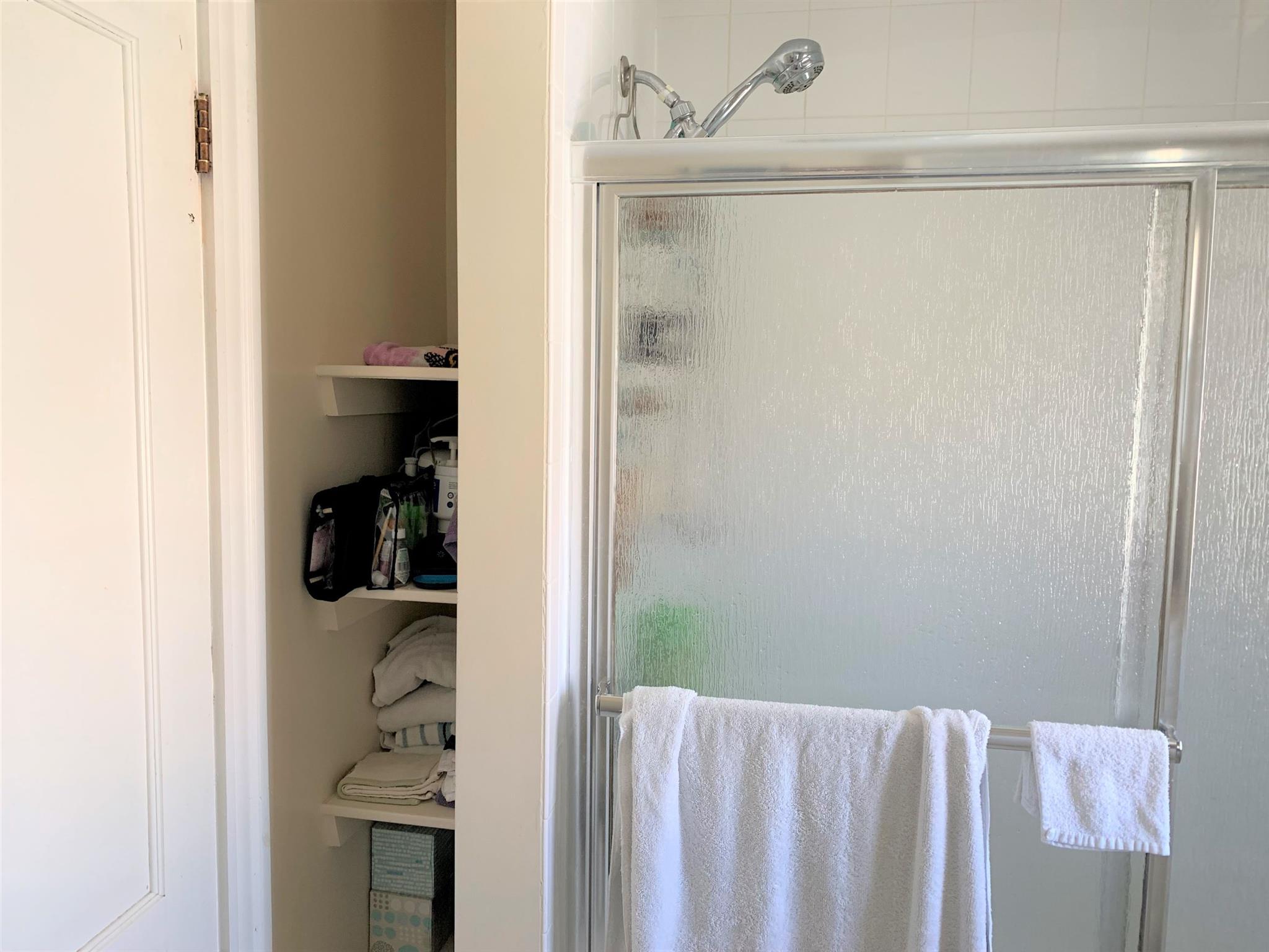 411 Main St, Medford