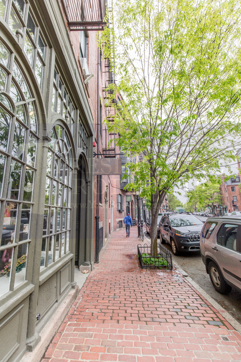 103 Charles St, Beacon Hill