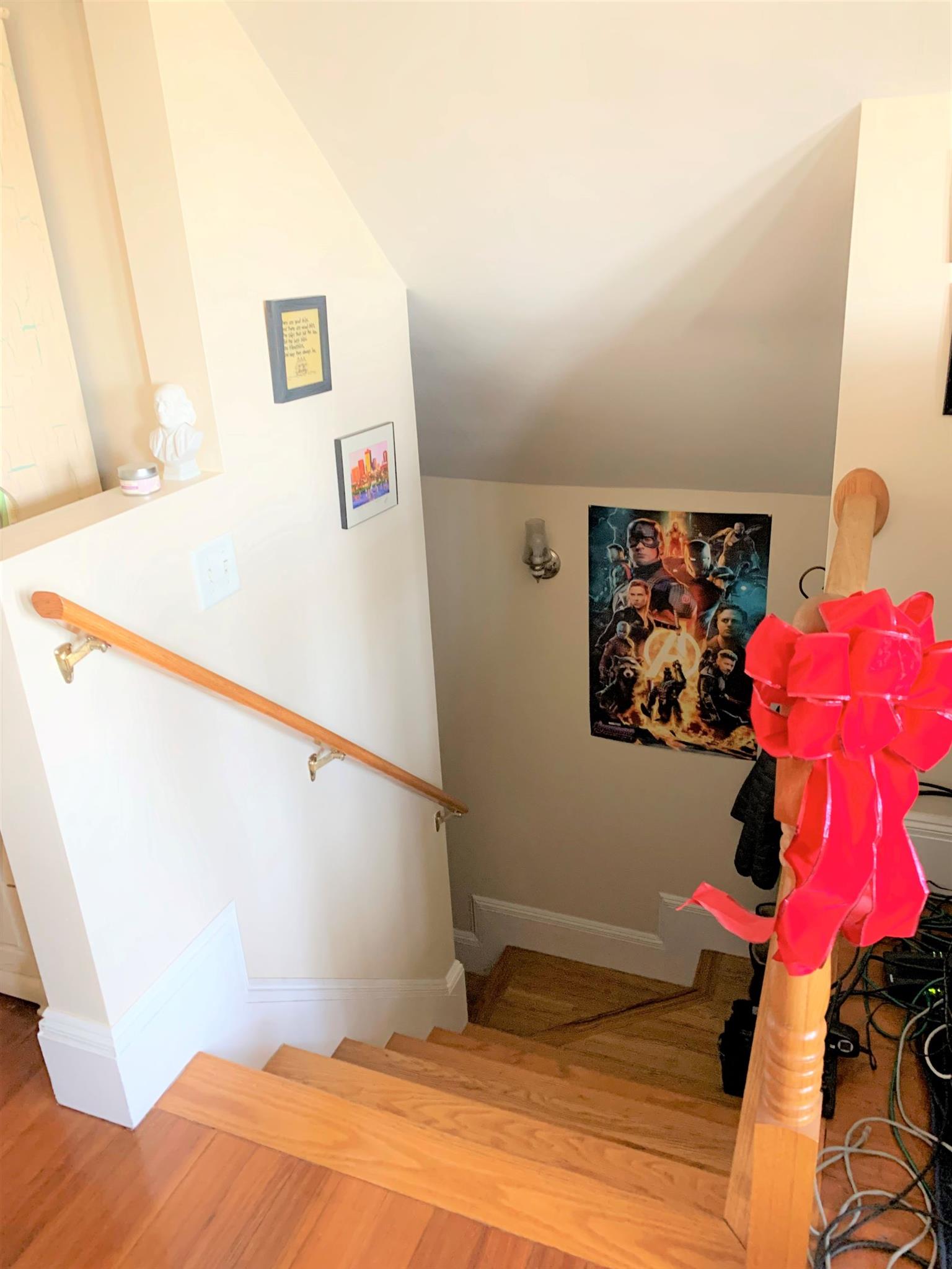 411 Main St, Medford