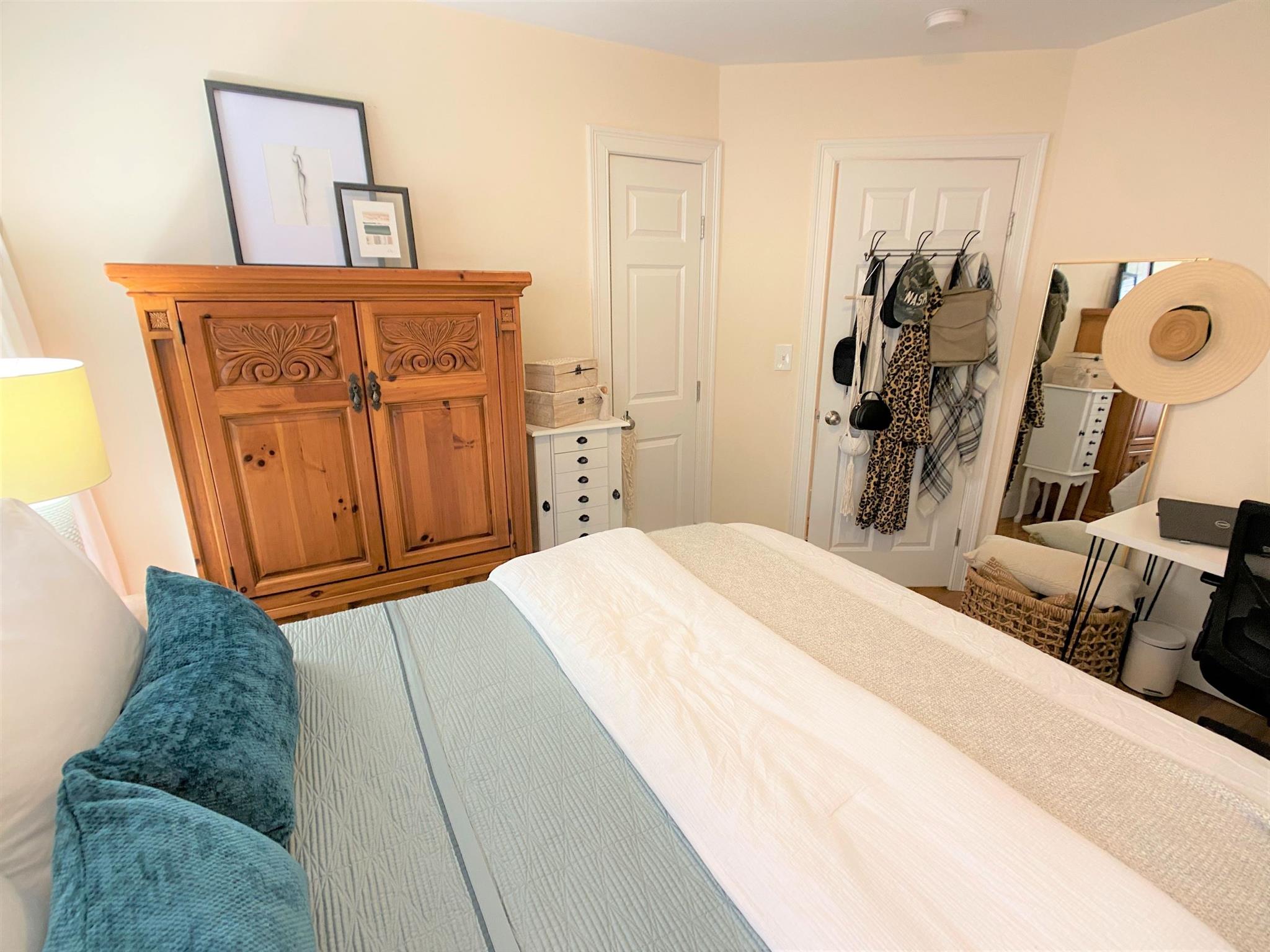 78 Ten Hills Rd, East Somerville