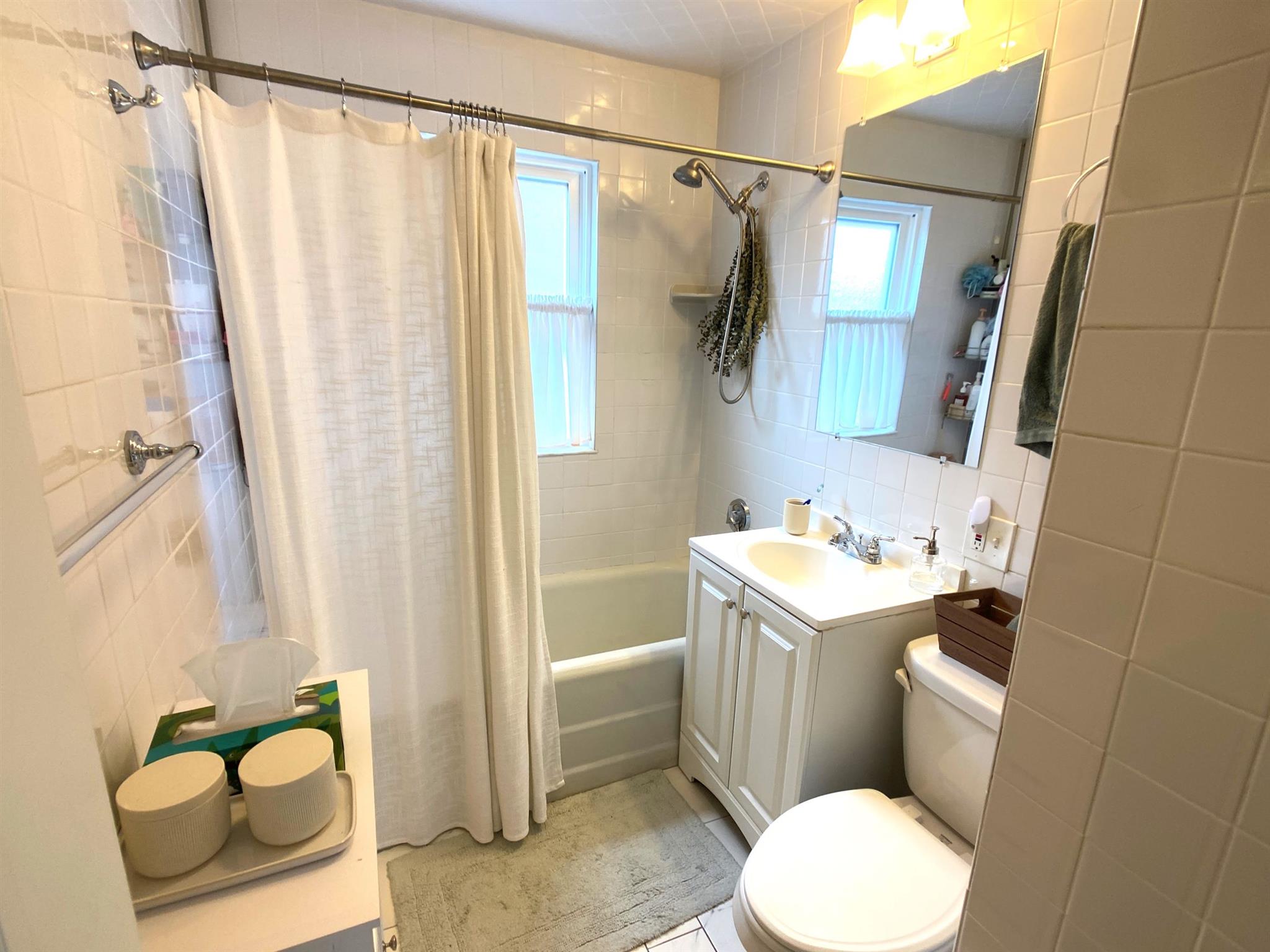 78 Ten Hills Rd, East Somerville