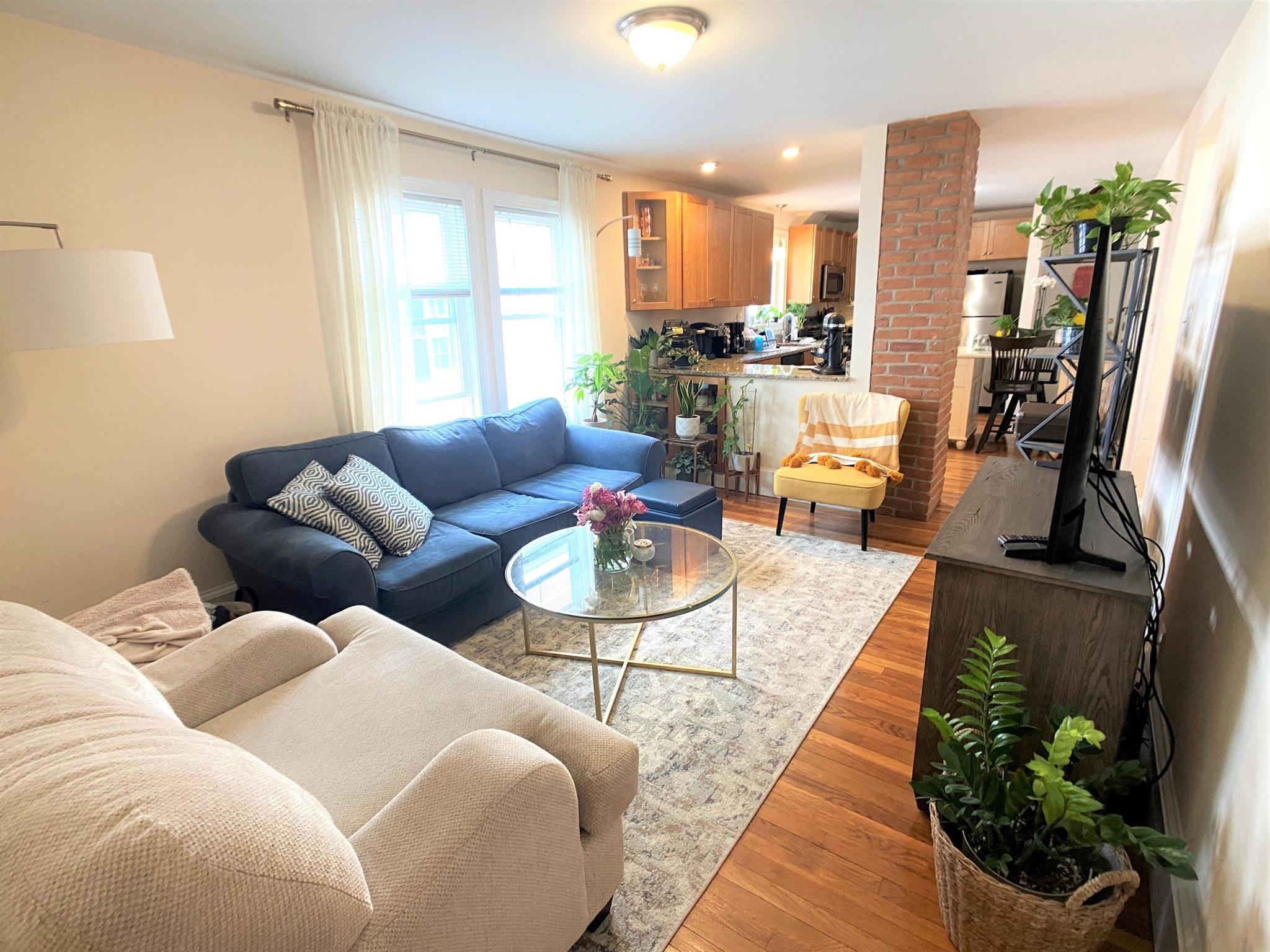 78 Ten Hills Rd, East Somerville